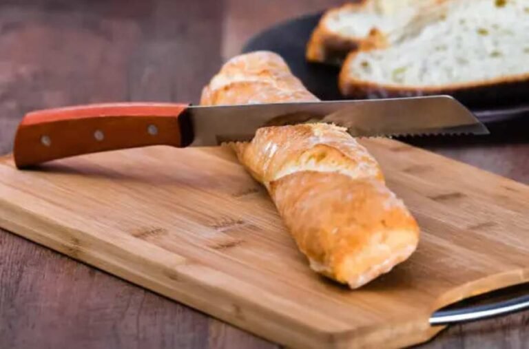 Brotmesser: So findest du das passende Messer für knuspriges Brot Brotmesser